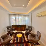 Old Town Famous Aparts Apartman