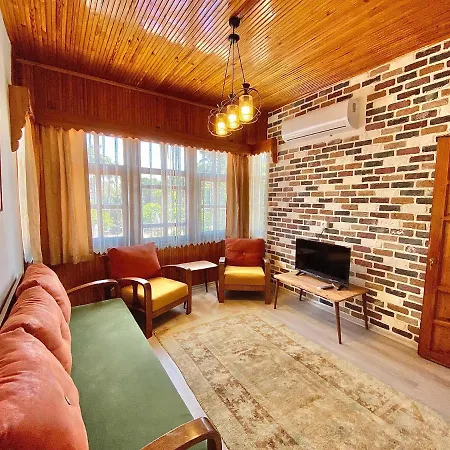Old Town Famous Aparts Apartment