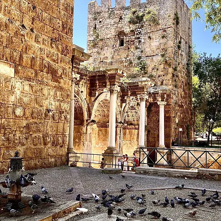 Old Town Famous Aparts 公寓 安塔利亚