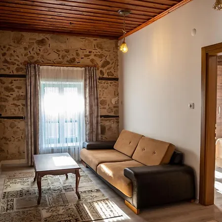 Old Town Famous Aparts Apartman *