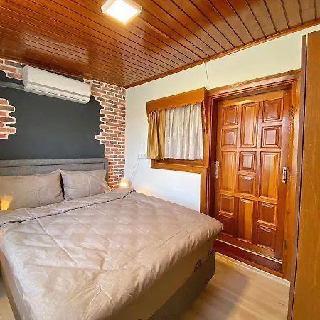 Old Town Famous Aparts Apartman *