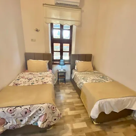 Old Town Famous Aparts Apartman *