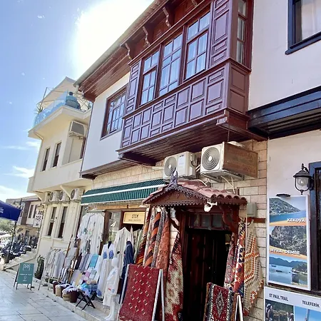 Old Town Famous Aparts