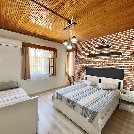 Old Town Famous Aparts Apartman *