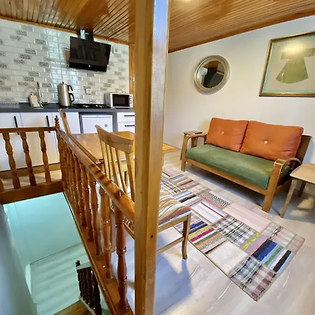 Old Town Famous Aparts